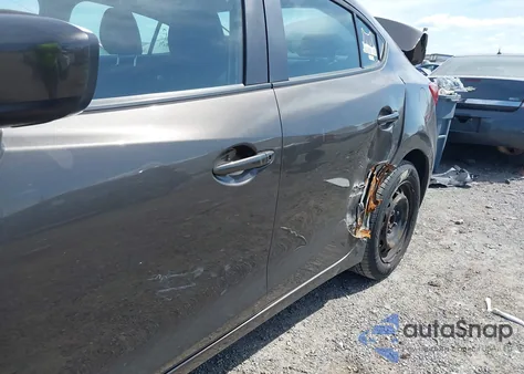 2016 Mazda Mazda3 I Sport из США, поврежденный, VIN 3MZBM1T76GM248236